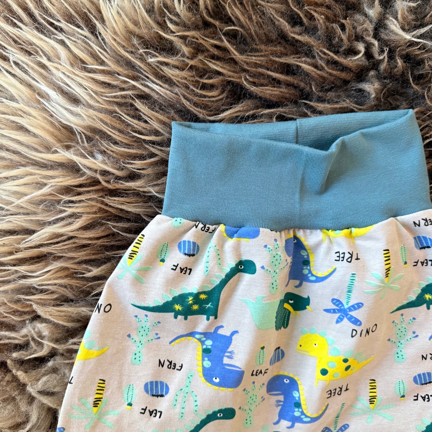 Zomer harem light grey dino
