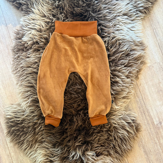 Bo – Harembroekje (effen, stretch corduroy, cognac)