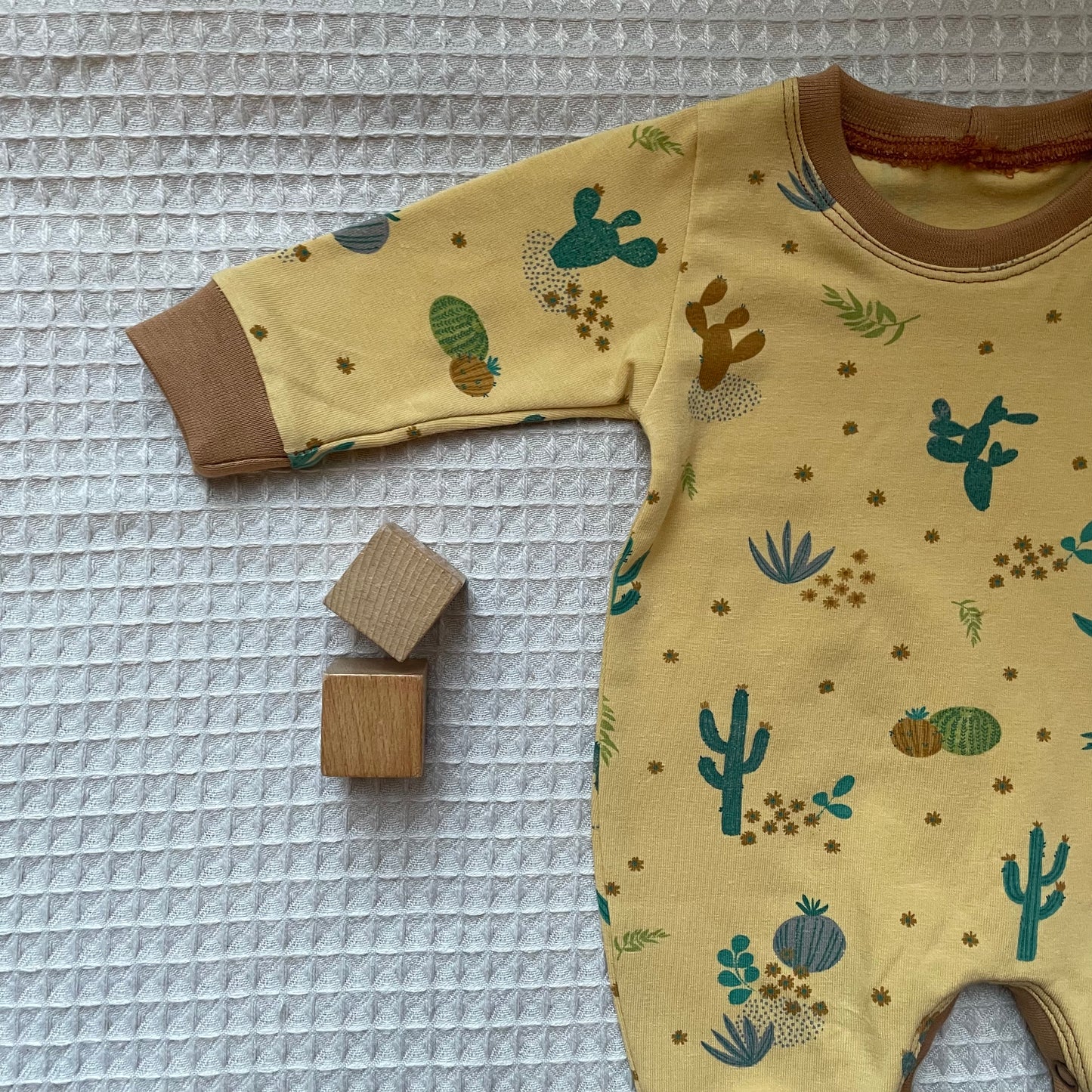 Tweedehands Onesie Cacti 50-56