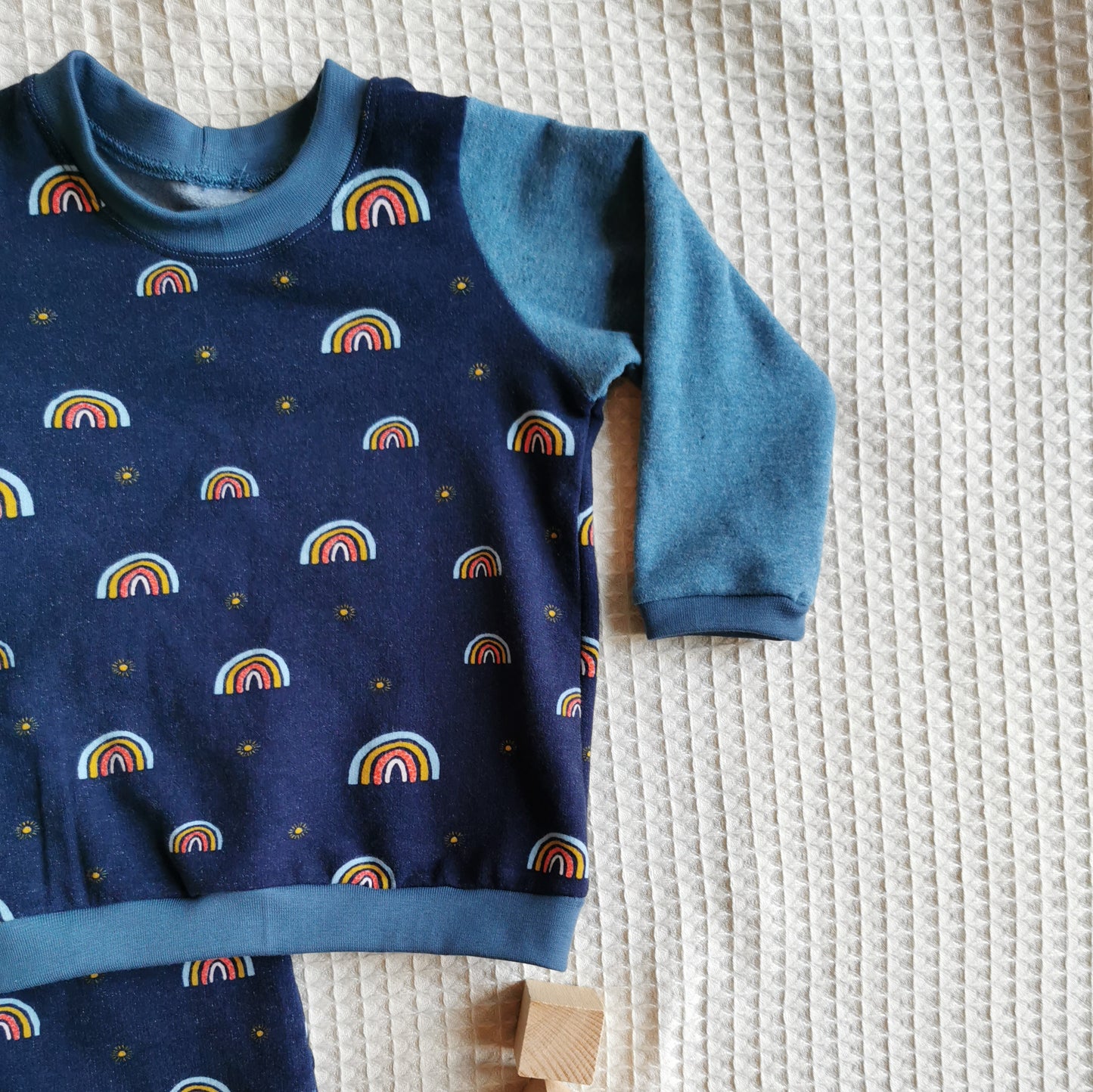 Sweater Rainbow blue