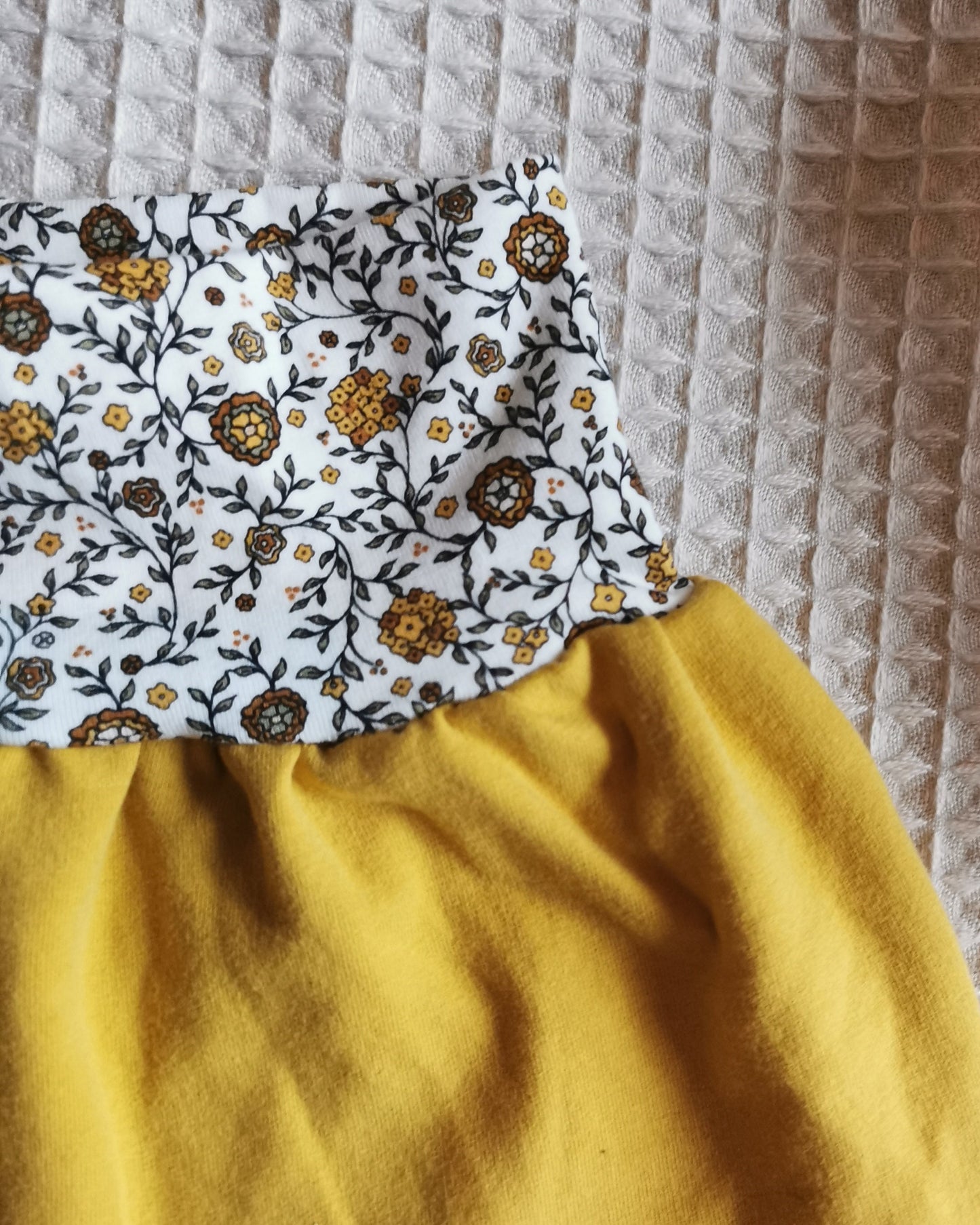 zachte tricot tailleband aan harembroekje geschikt voor wasbare luiers