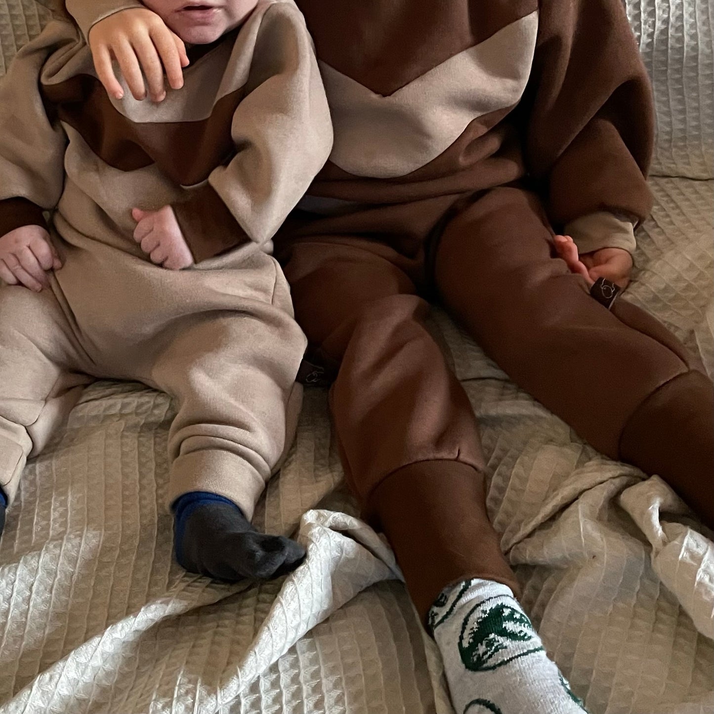 Sweater Chocolate