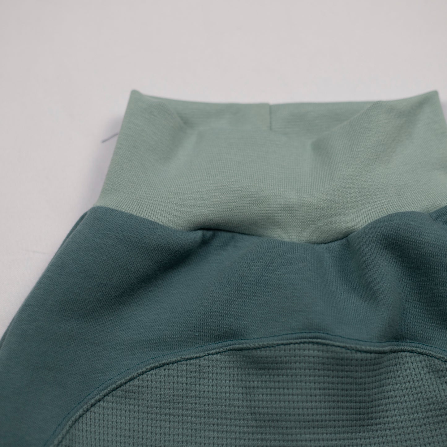 Bo – Harembroekje (kleurvlakken, french terry)