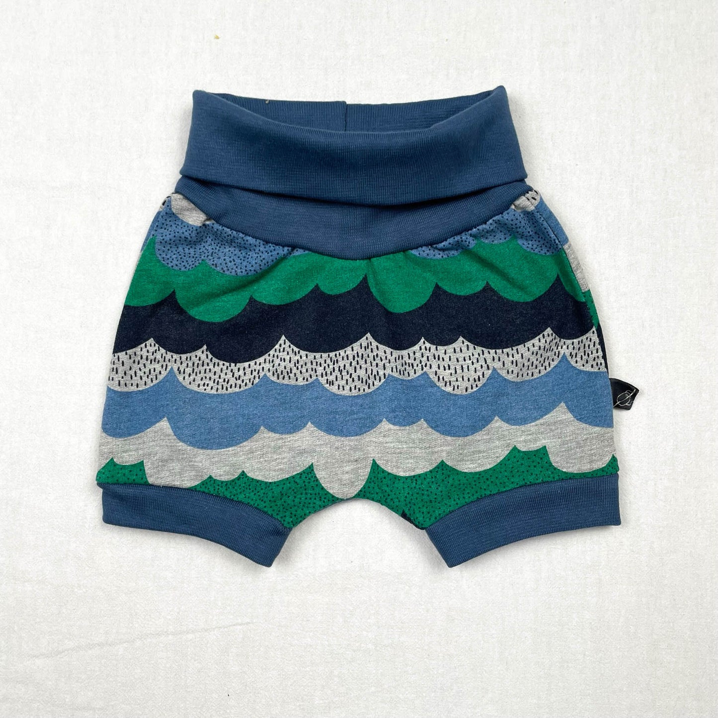 Foldover Shorts Wave 68-74