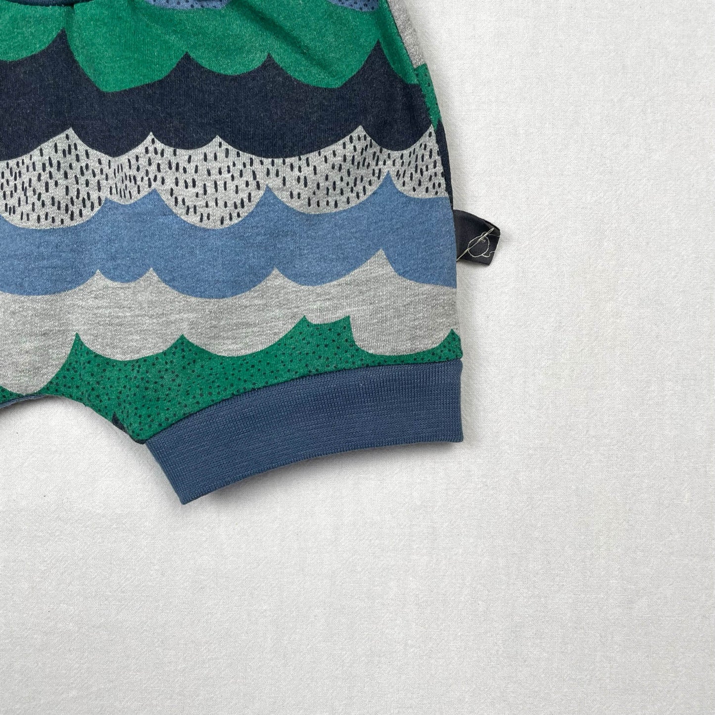 Foldover Shorts Wave 68-74