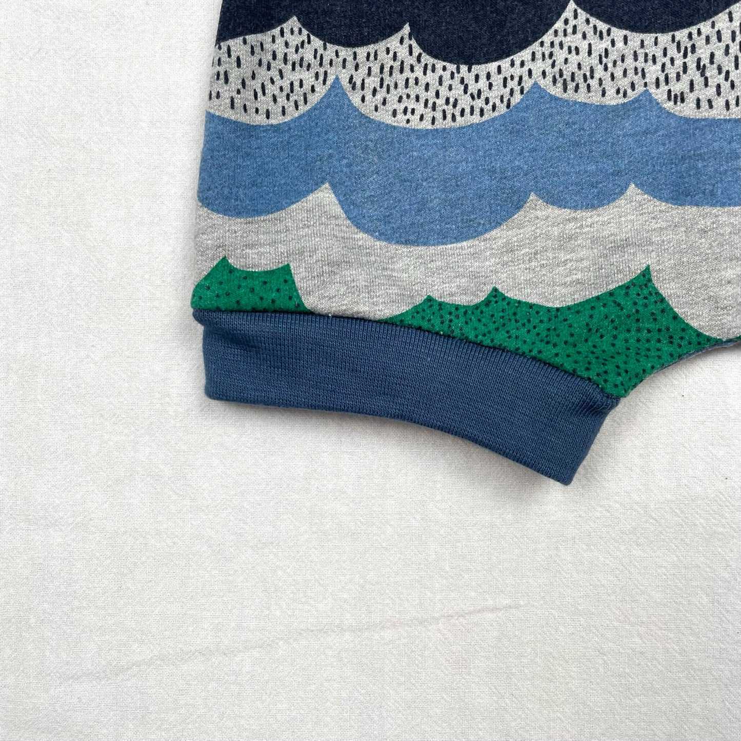 Foldover Shorts Wave 68-74