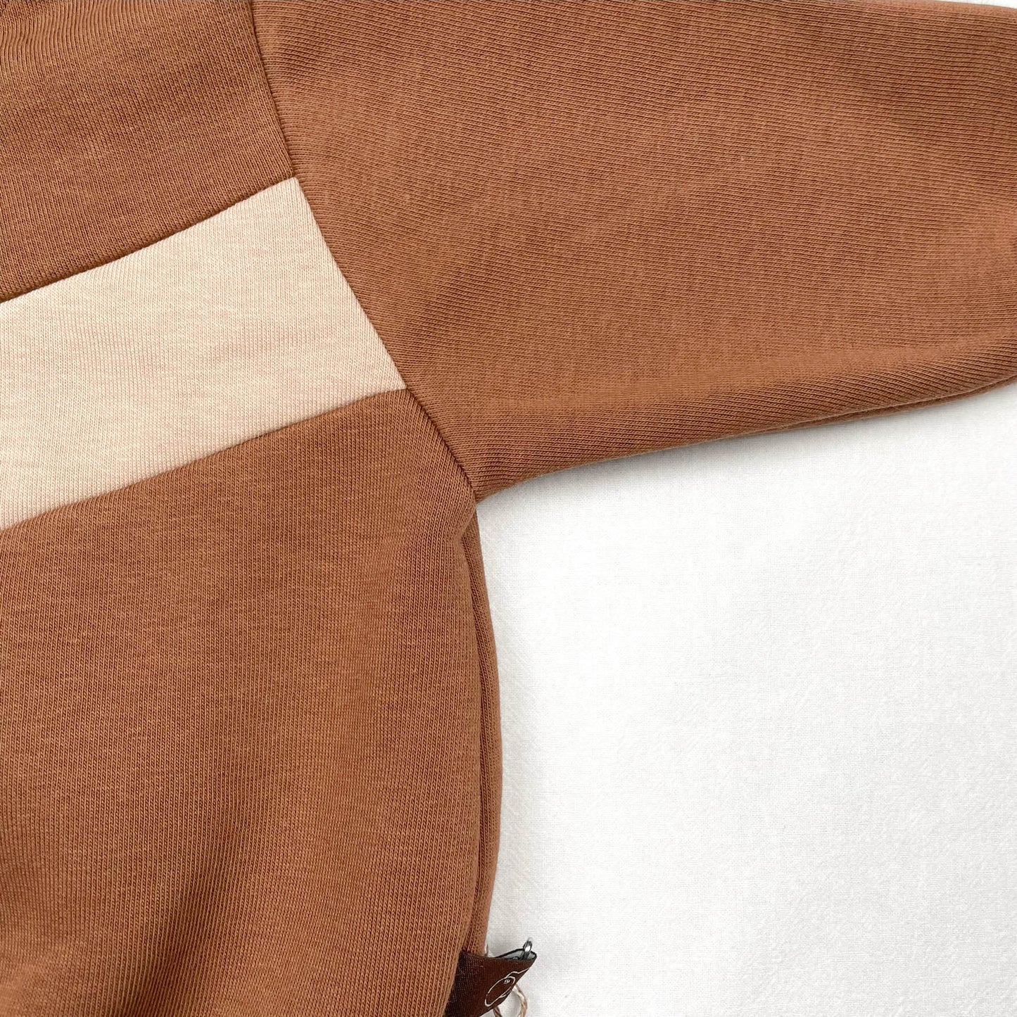 Sweater Chocolate