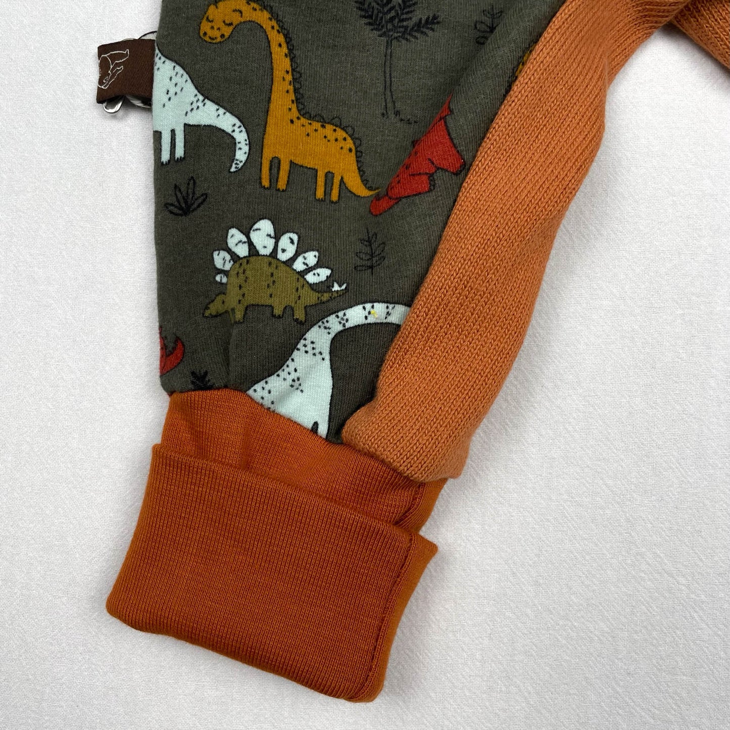 Meegroeibroekje Dino Bruin