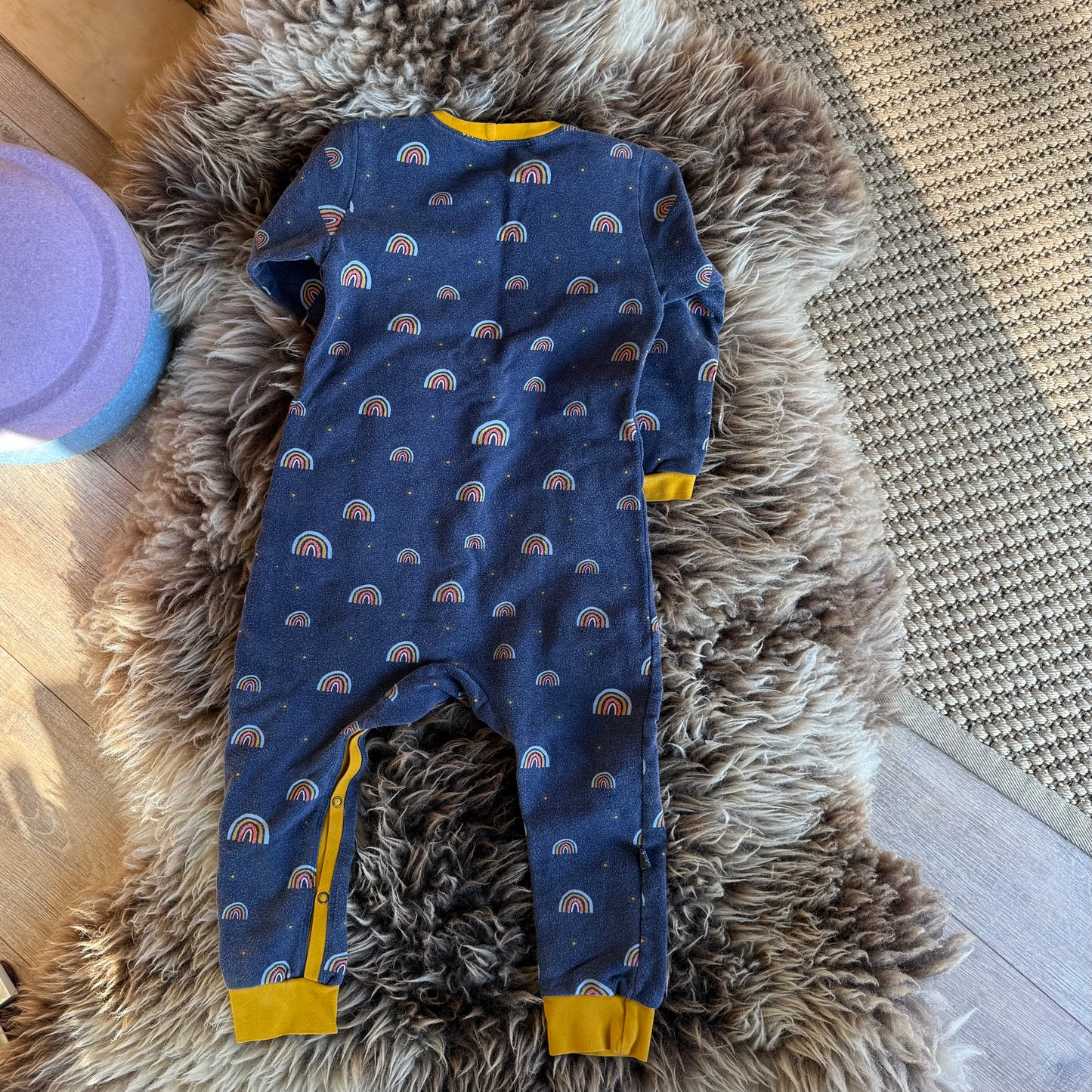 Tweedehands onesie rainbow 98-104