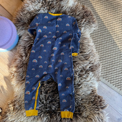 Tweedehands onesie rainbow 98-104