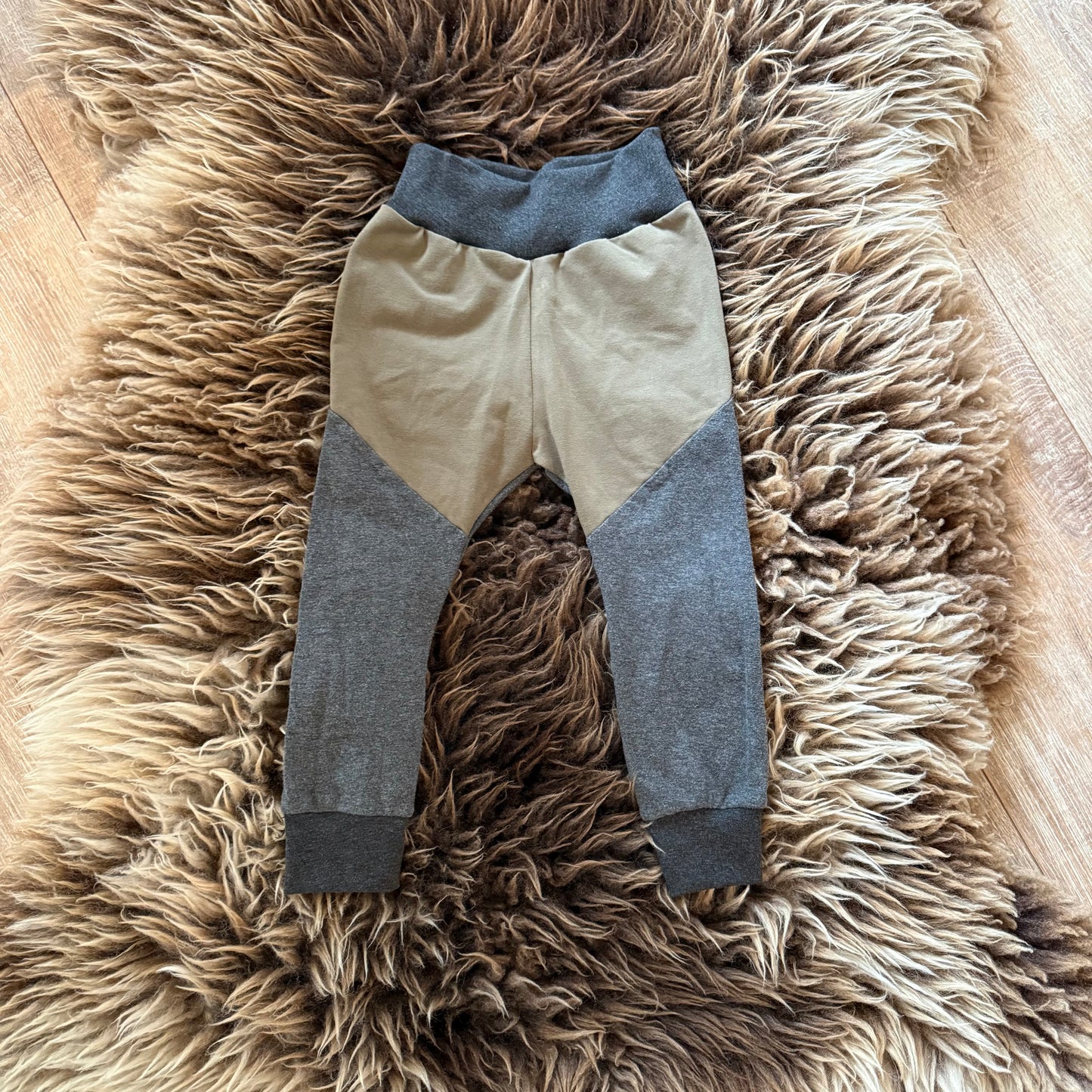 Limited edition broekje Olive Grey 80-86