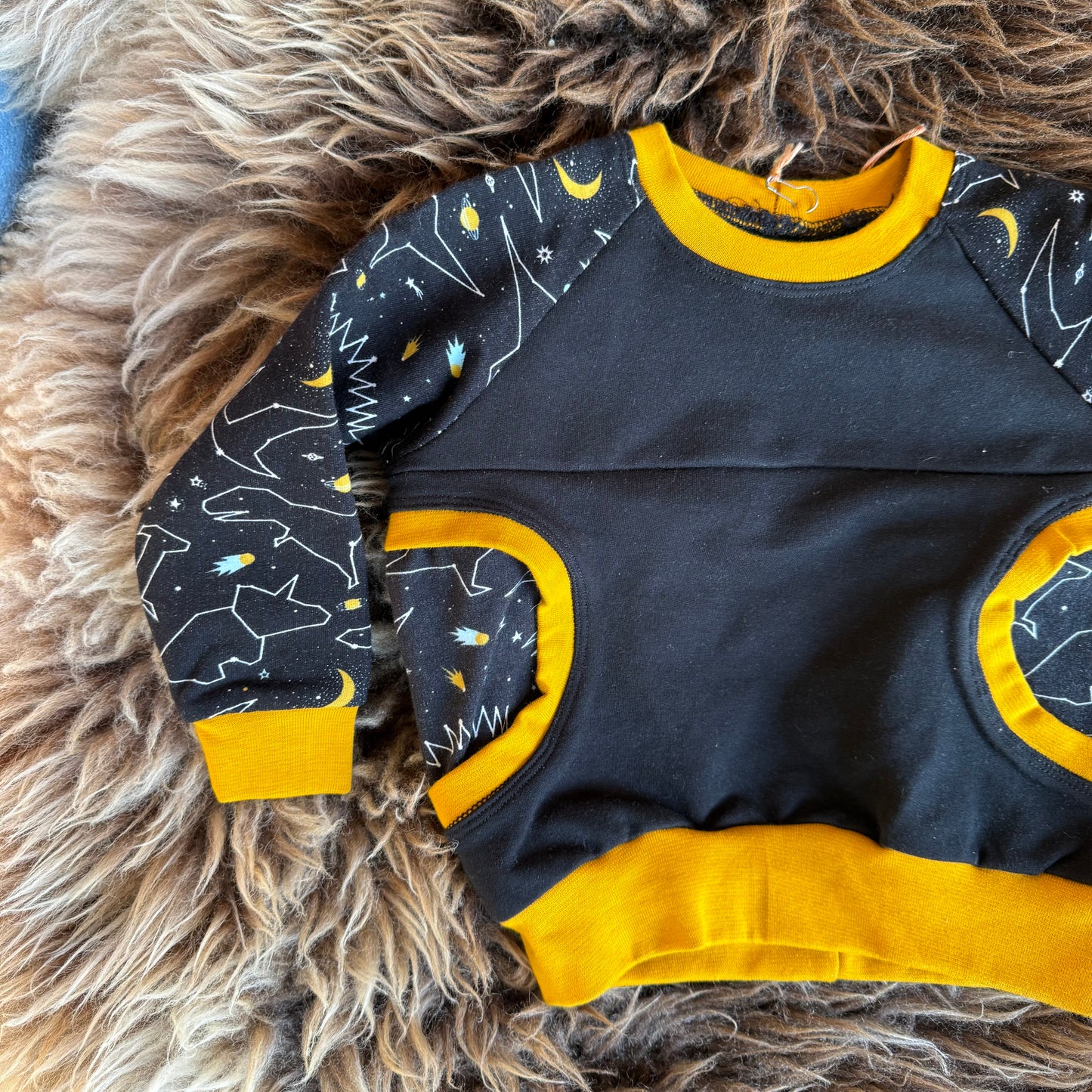 Sweater Dino Oker Black 80-86