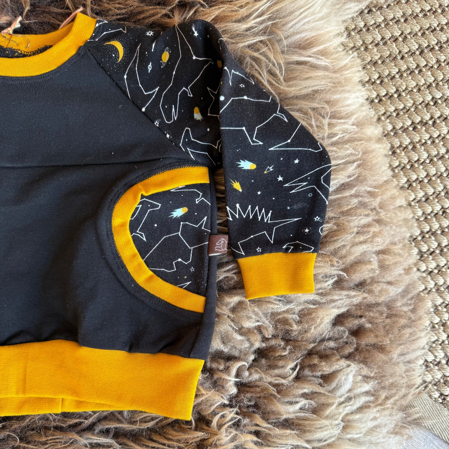 Sweater Dino Oker Black 80-86