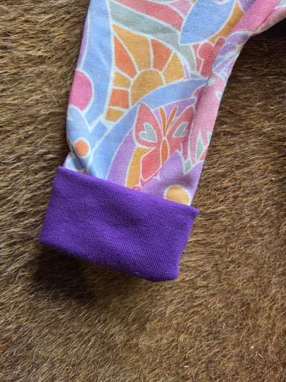 detail van het boordje van een french terry meegroeibroekje voor wasbare luiers