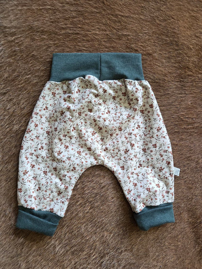 achterkant van tricot harembroekje voor wasbare luiers