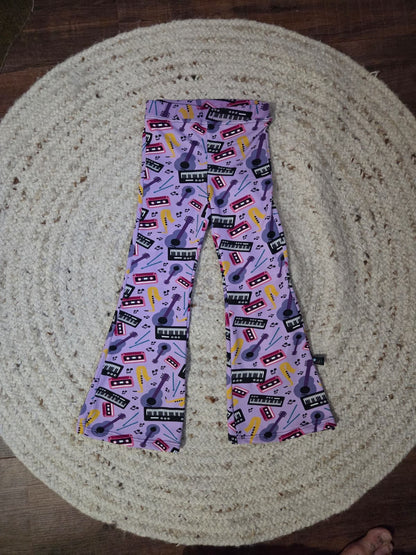 flared legging voor over wasbare luiers, handgemaakt met instrumenten print