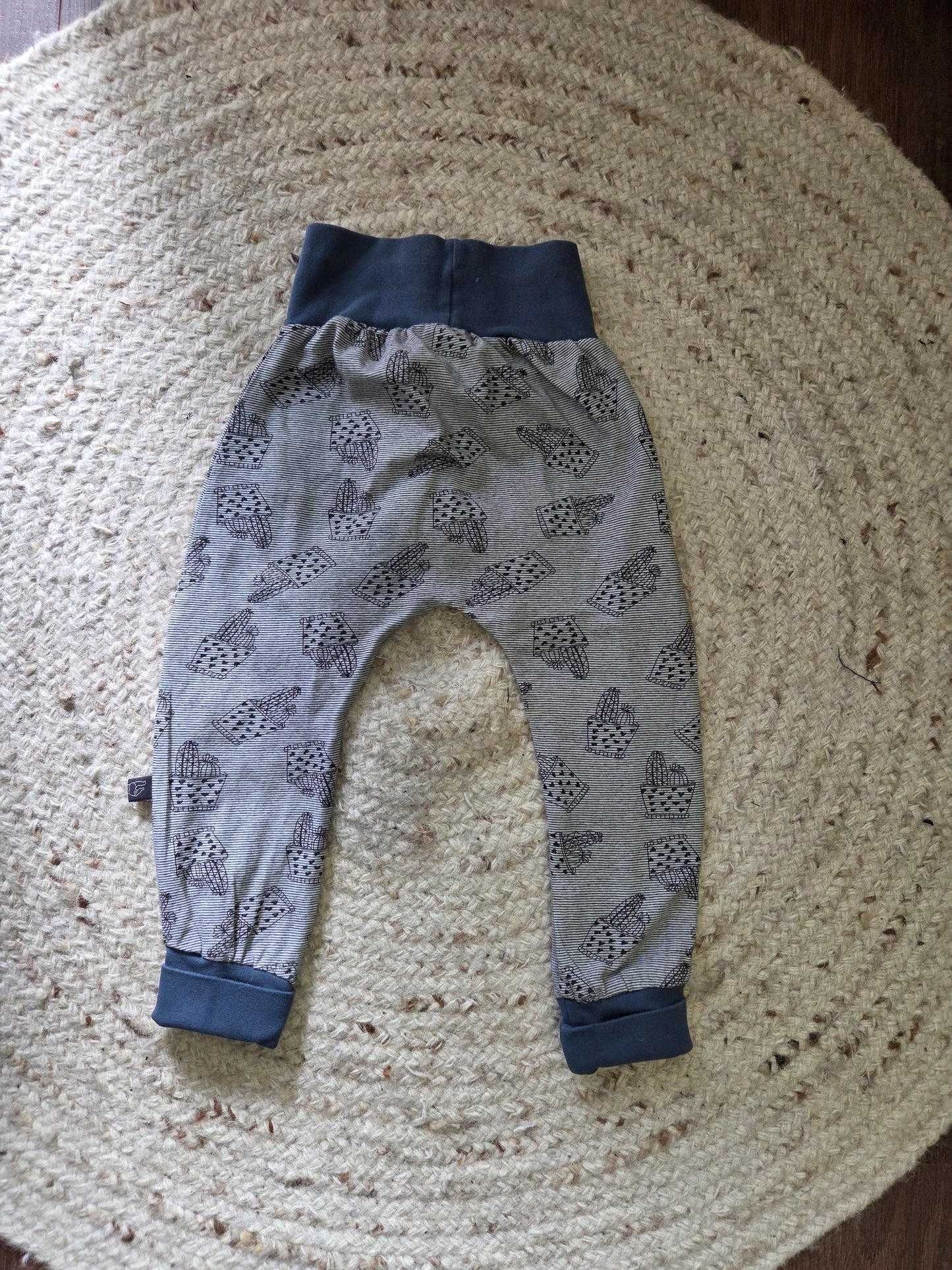 Tweedehands set harembroekjes 104-110