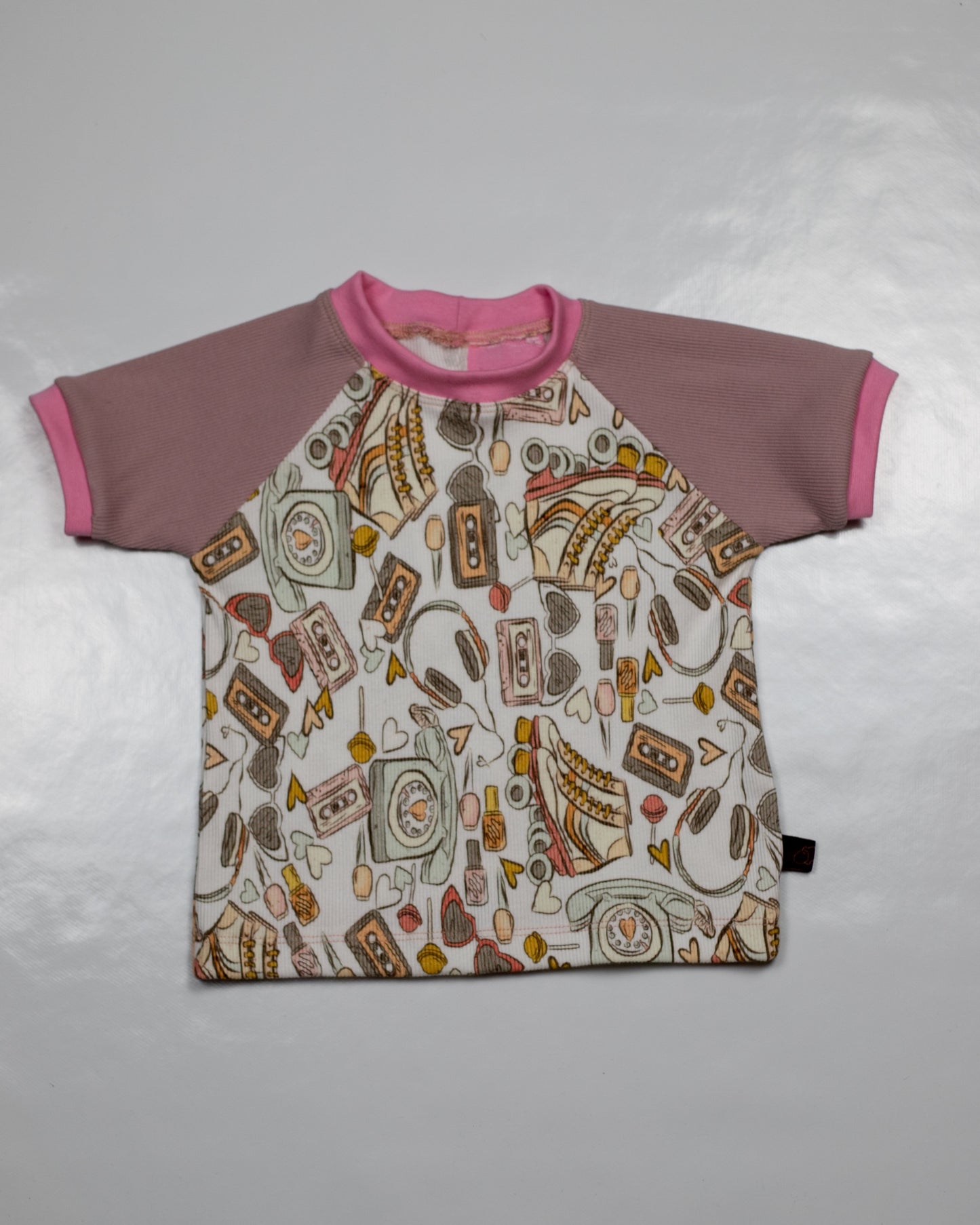 handgemaakt tshirt in ribtricot retro print roze tinten