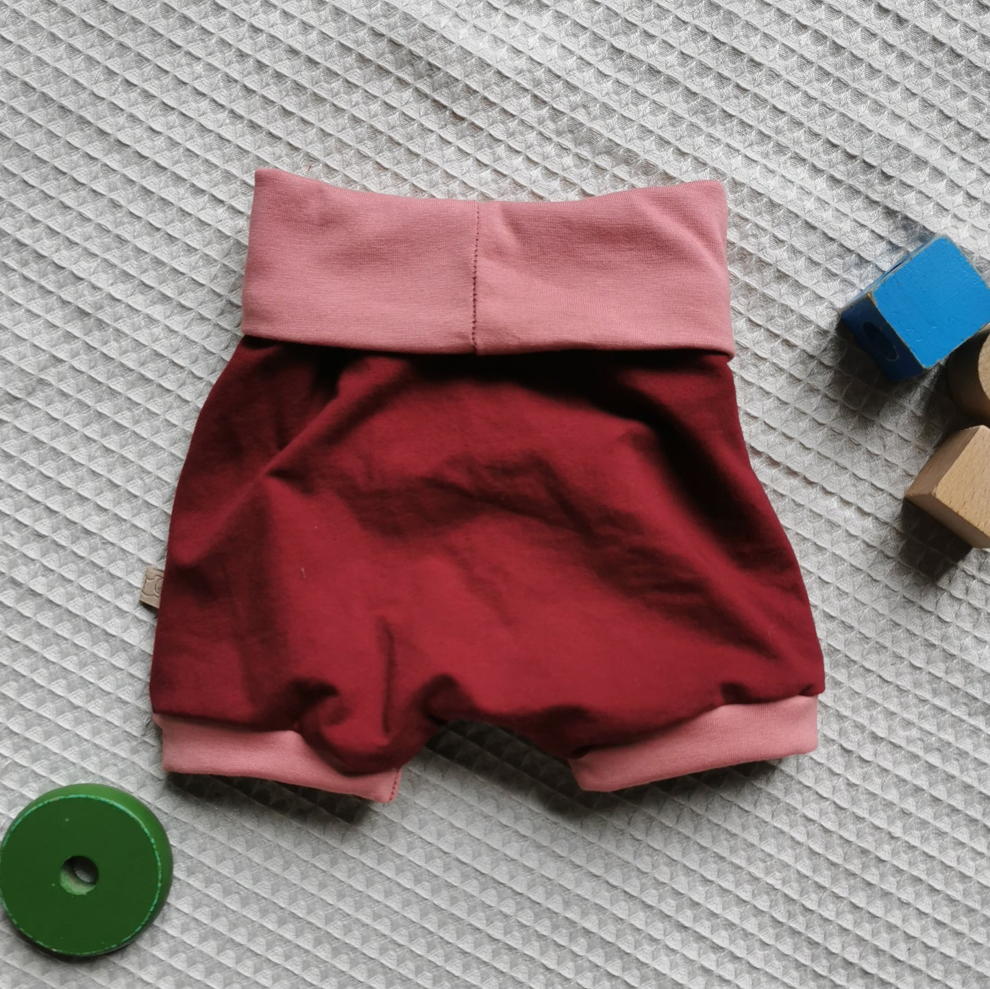 Foldover Shorts Bordeaux
