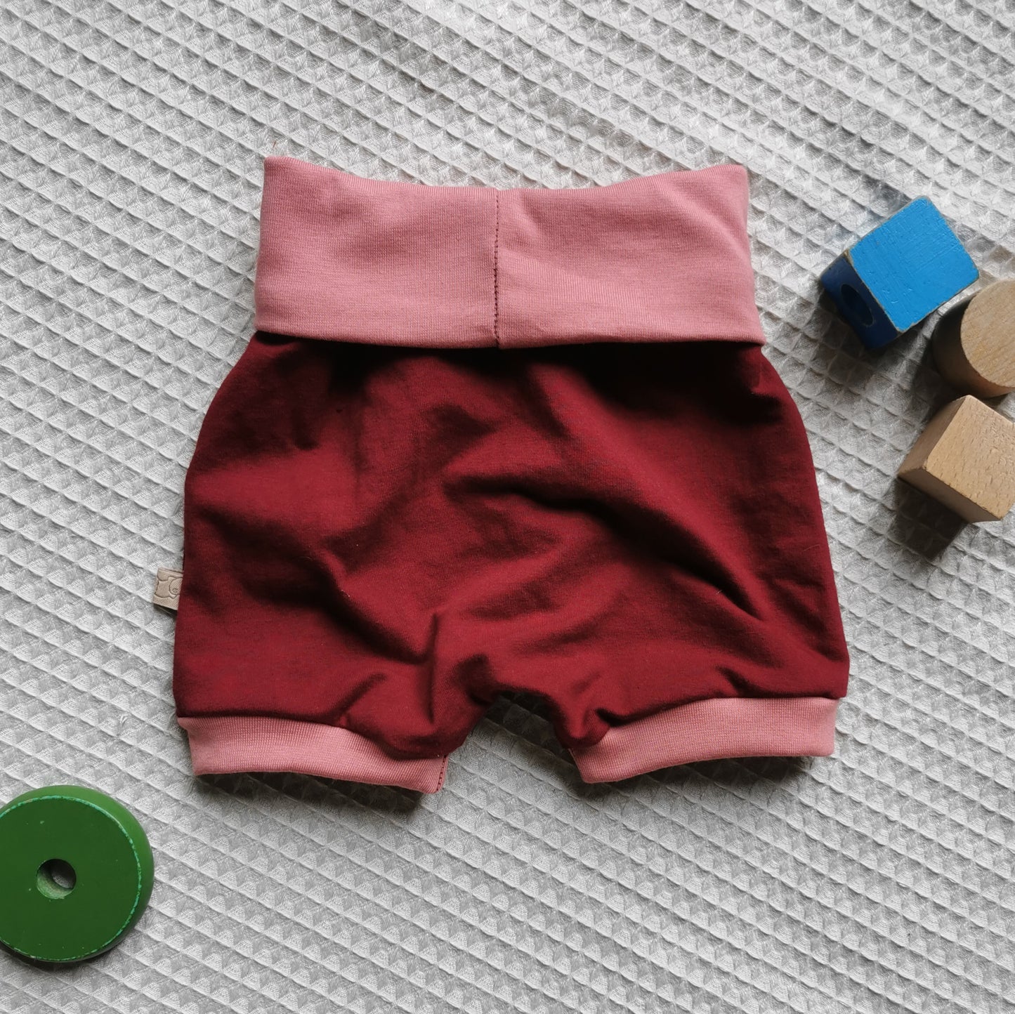 Foldover Shorts Bordeaux