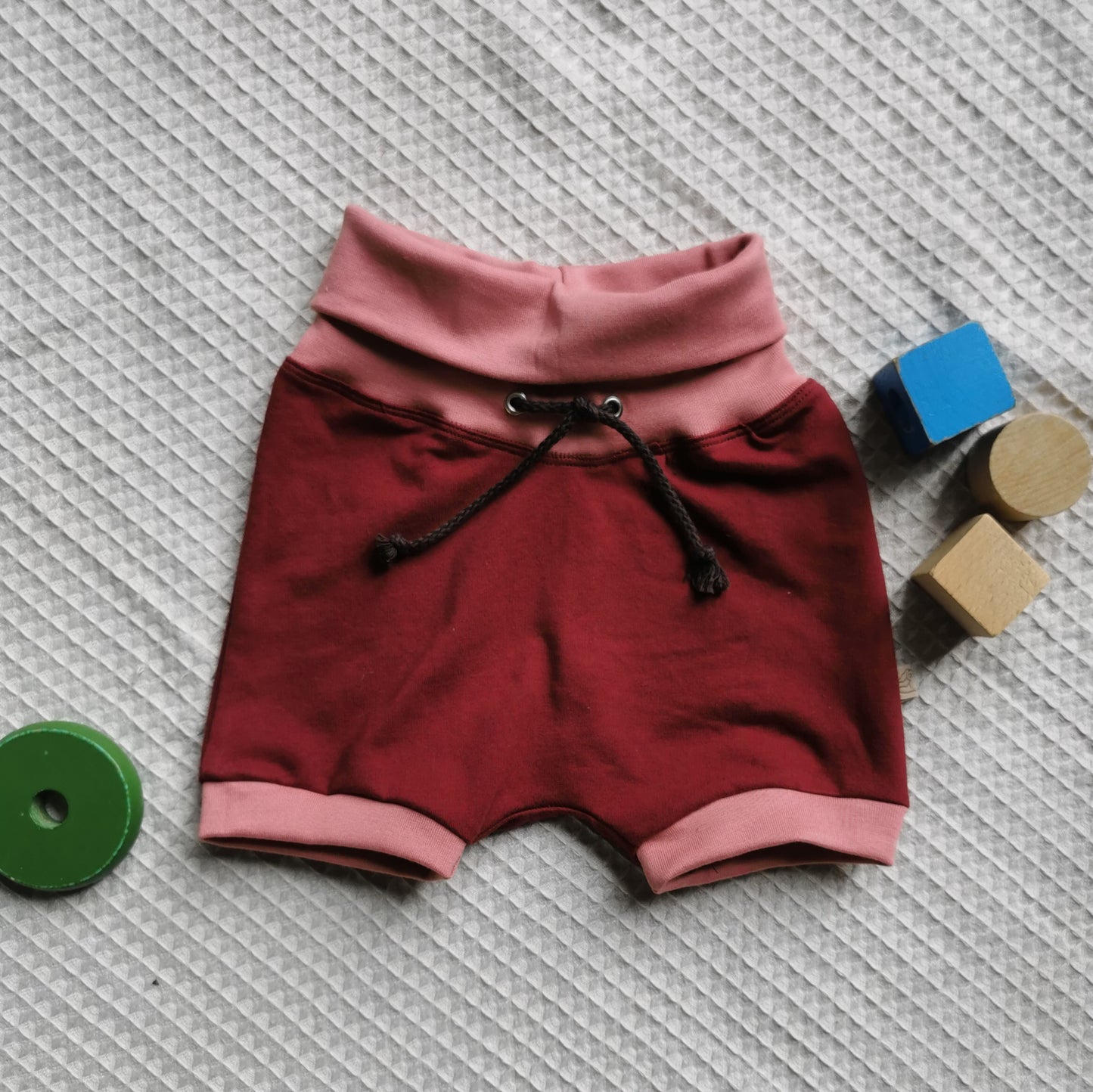 Foldover Shorts Bordeaux