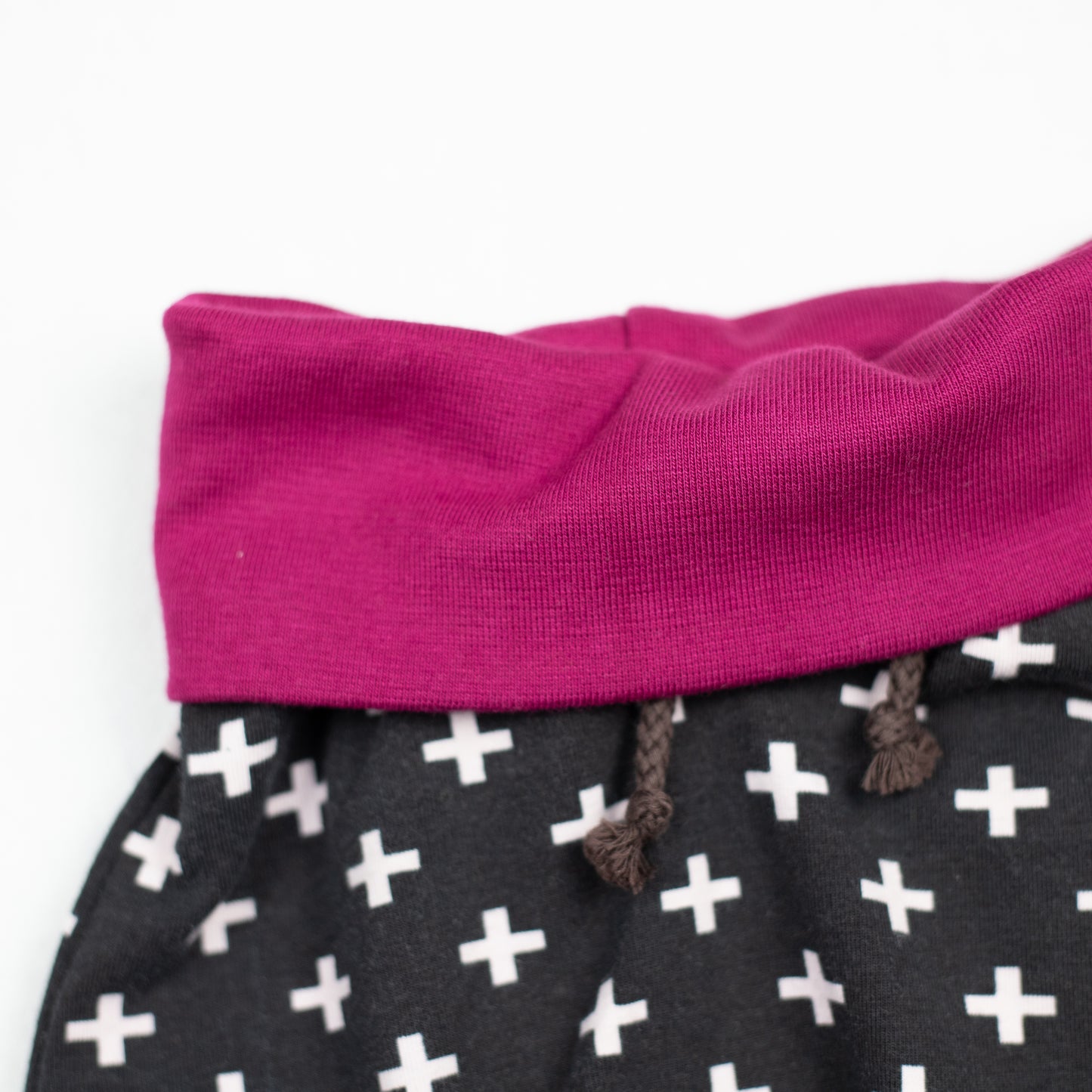 Foldover Shorts Aubergine Cross